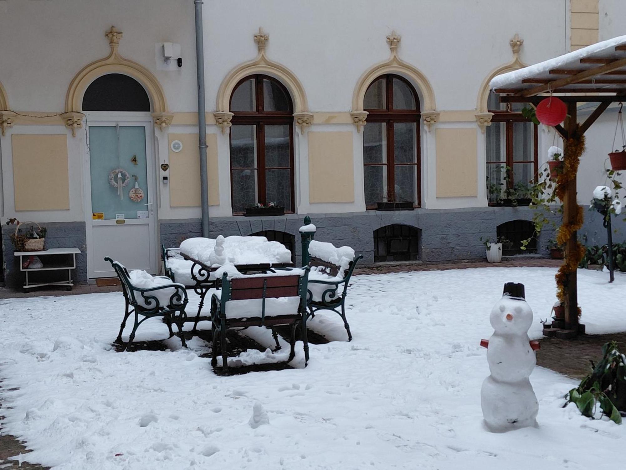 Barka Home In Downtown Buda — Fotók 2
